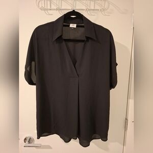 Cabi Women's Black Short-sleeve V-neck Point Collar Top (Size M)